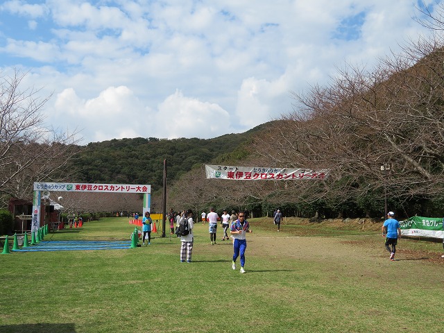 今年も優勝者にオリーブ冠を贈呈しました（＾＾）