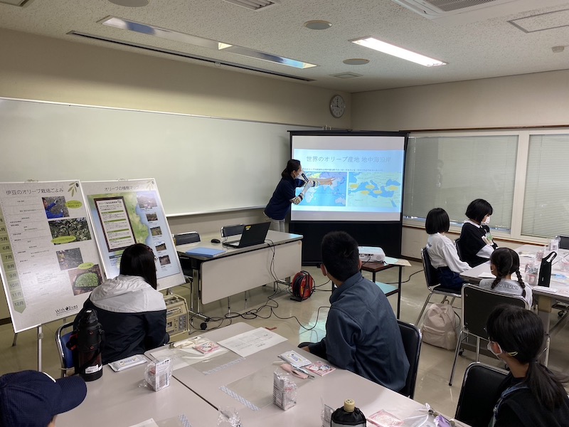 小学生ふるさと教室「オリーブリースづくり体験」